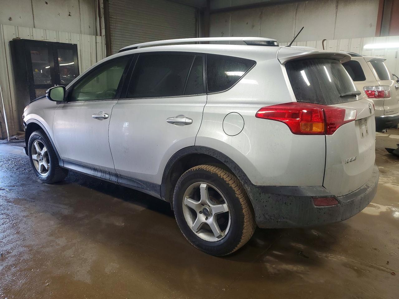 2013 TOYOTA RAV4 XLE photo 3