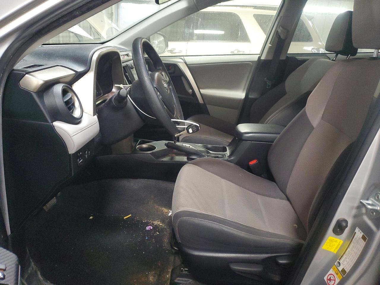 2013 TOYOTA RAV4 XLE photo 13