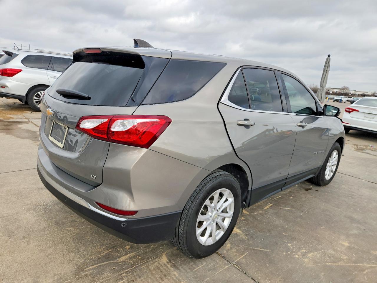 2019 CHEVROLET EQUINOX LT photo 9