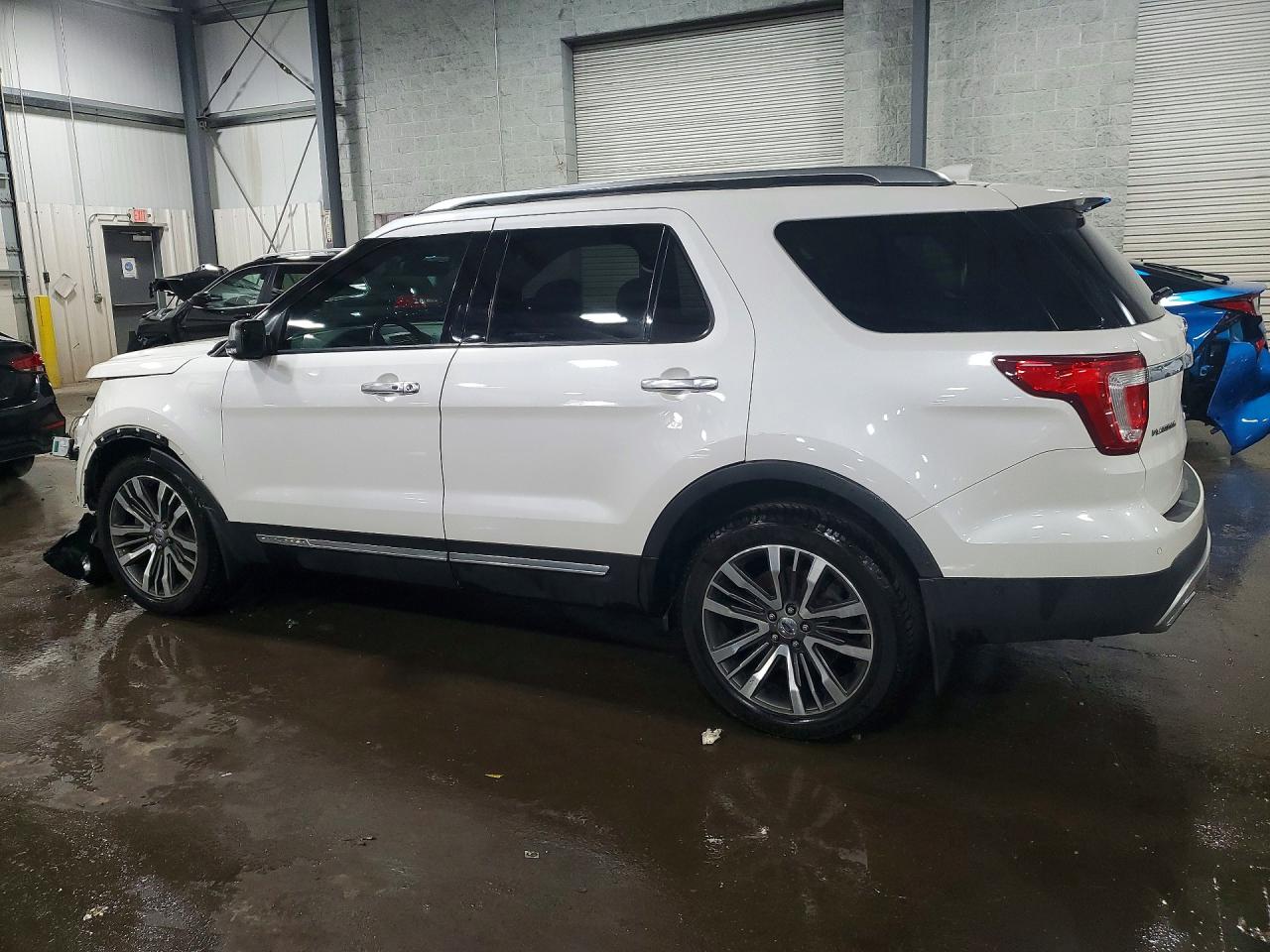 2017 FORD EXPLORER PLATINUM photo 2