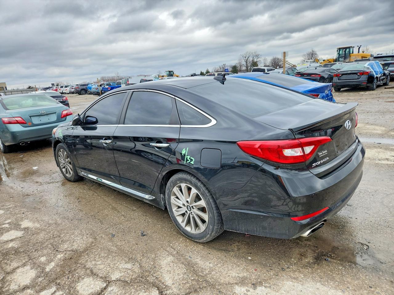 2015 HYUNDAI SONATA SPORT photo 2