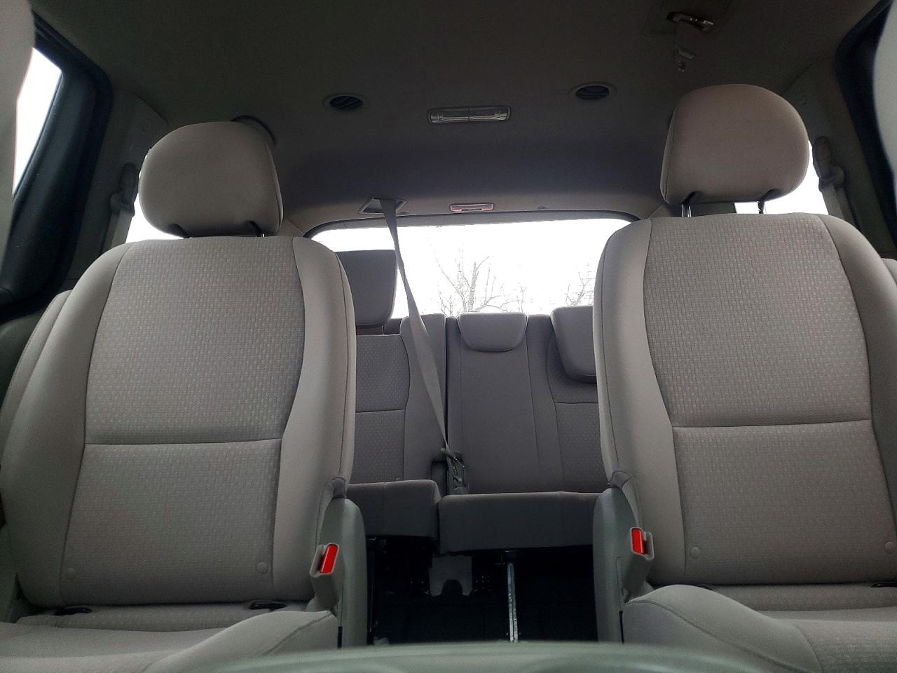 2016 KIA SEDONA LX photo 28