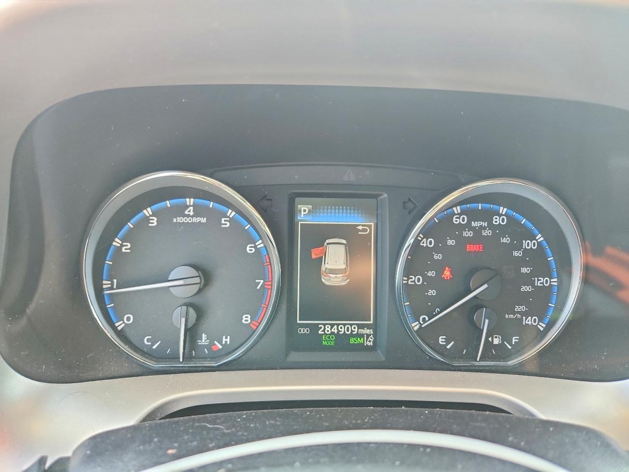 2018 TOYOTA RAV4 LIMITED photo 17