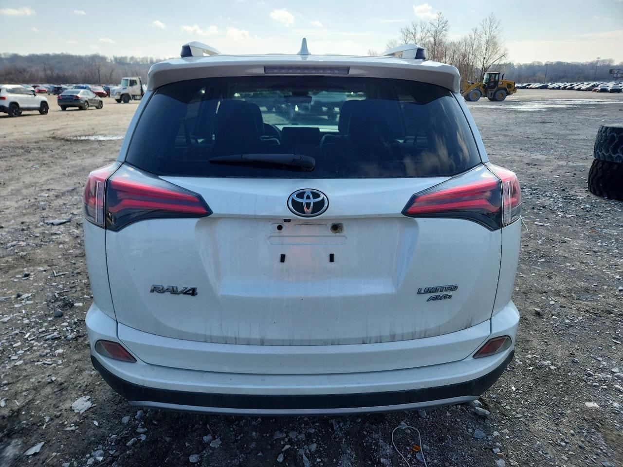 2018 TOYOTA RAV4 LIMITED photo 11