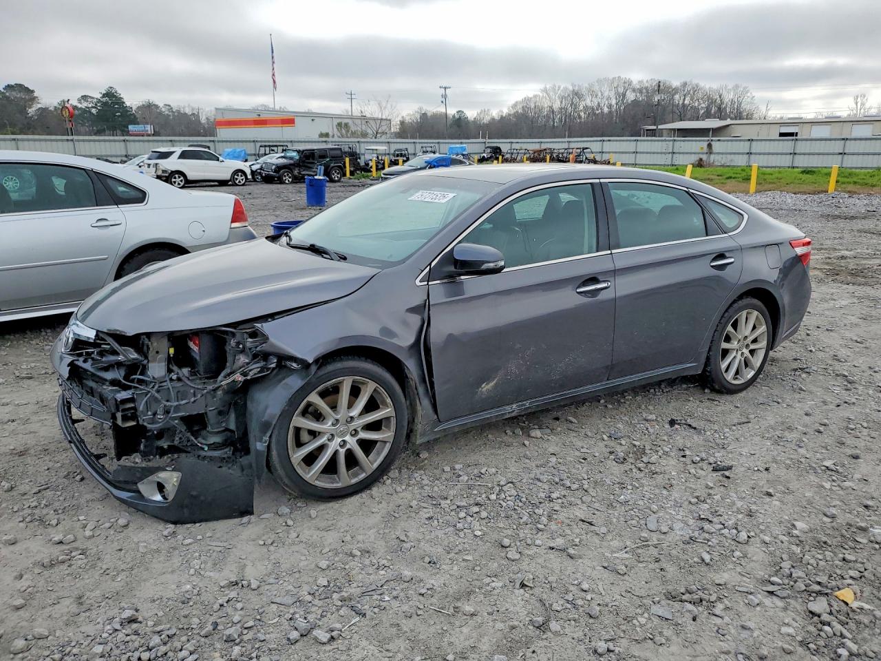 2013 TOYOTA AVALON
