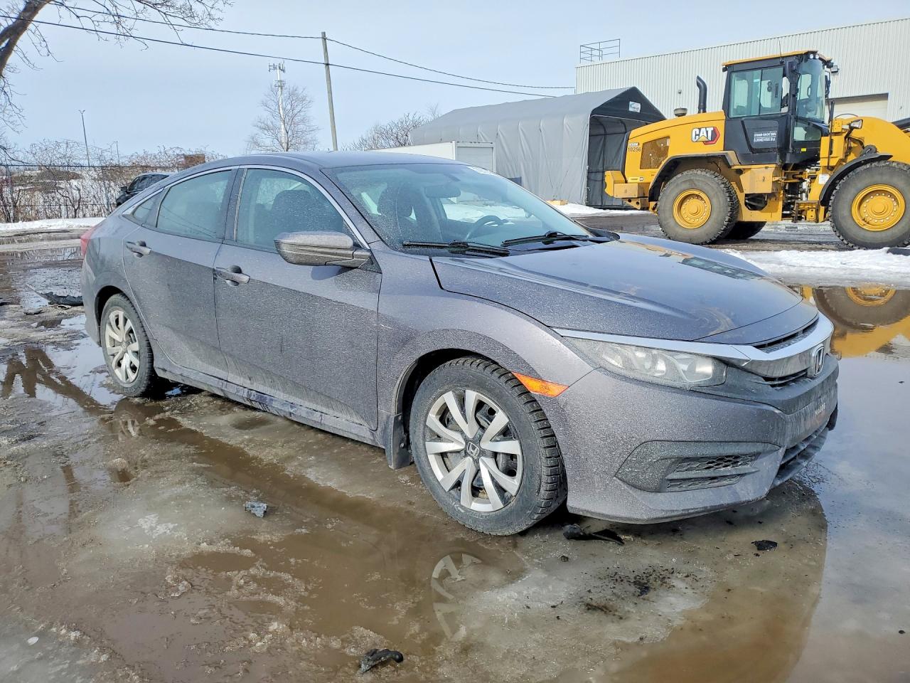 2017 HONDA CIVIC LX photo 4