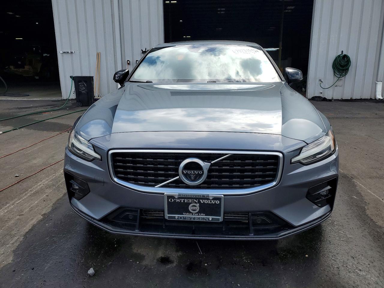 2019 VOLVO S60 T6 R-DESIGN photo 5