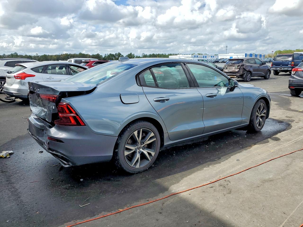 2019 VOLVO S60 T6 R-DESIGN photo 3