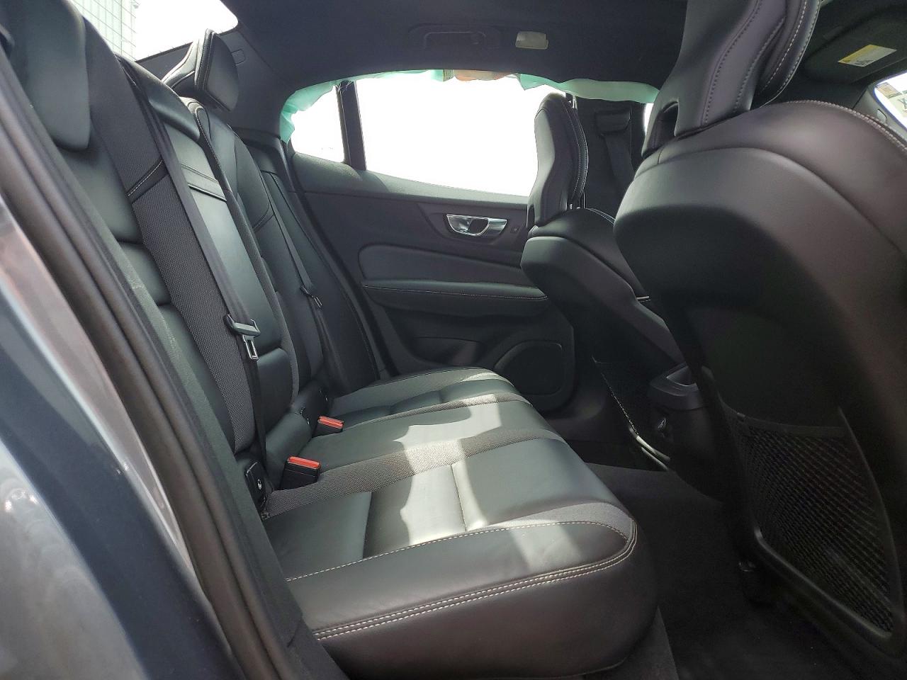 2019 VOLVO S60 T6 R-DESIGN photo 10