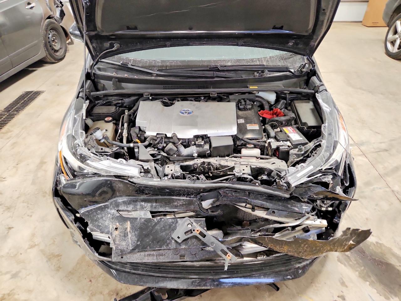 2018 TOYOTA PRIUS TWO photo 11