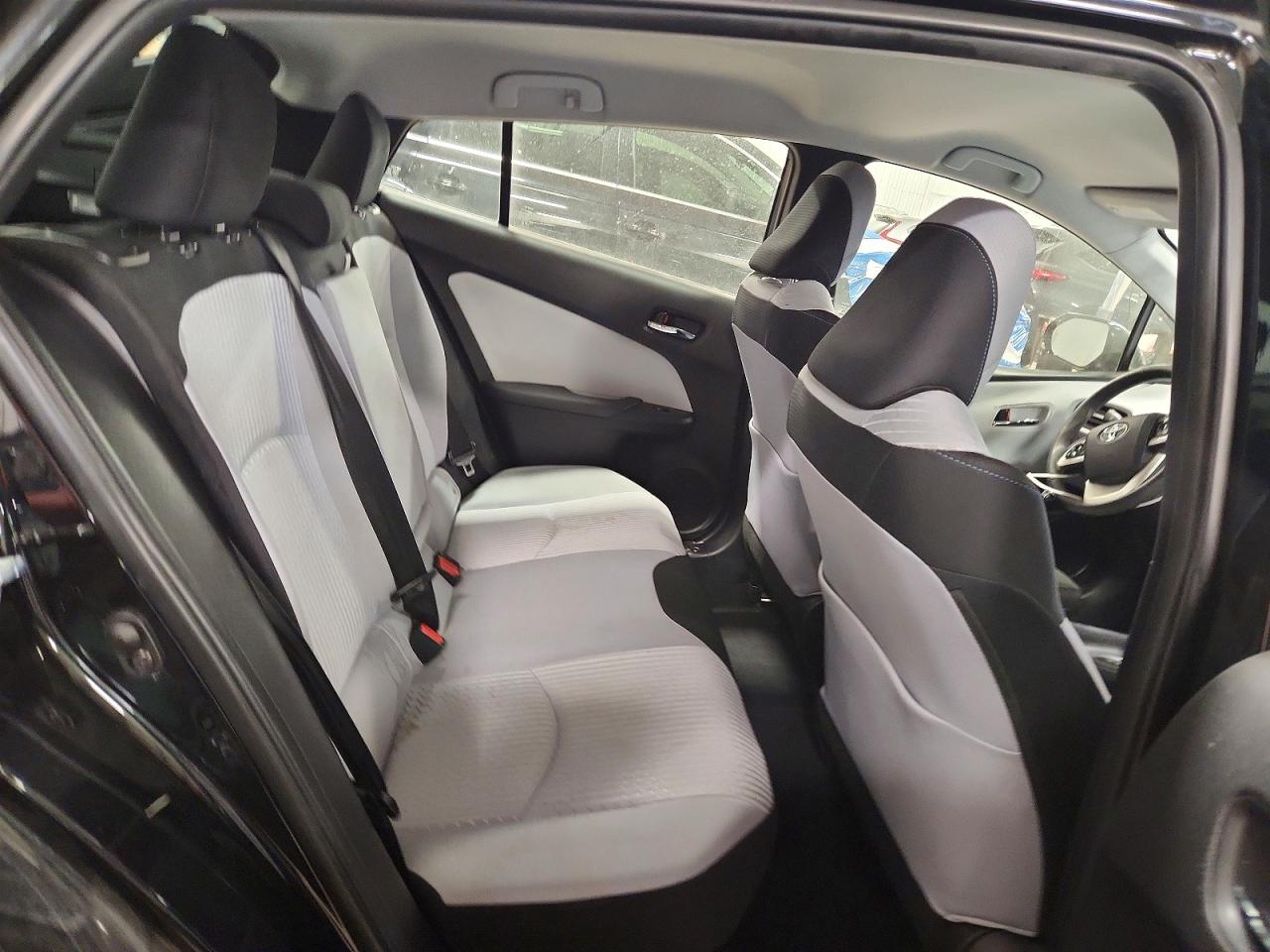 2018 TOYOTA PRIUS TWO photo 10