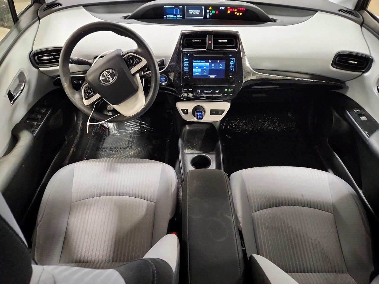2018 TOYOTA PRIUS TWO photo 8