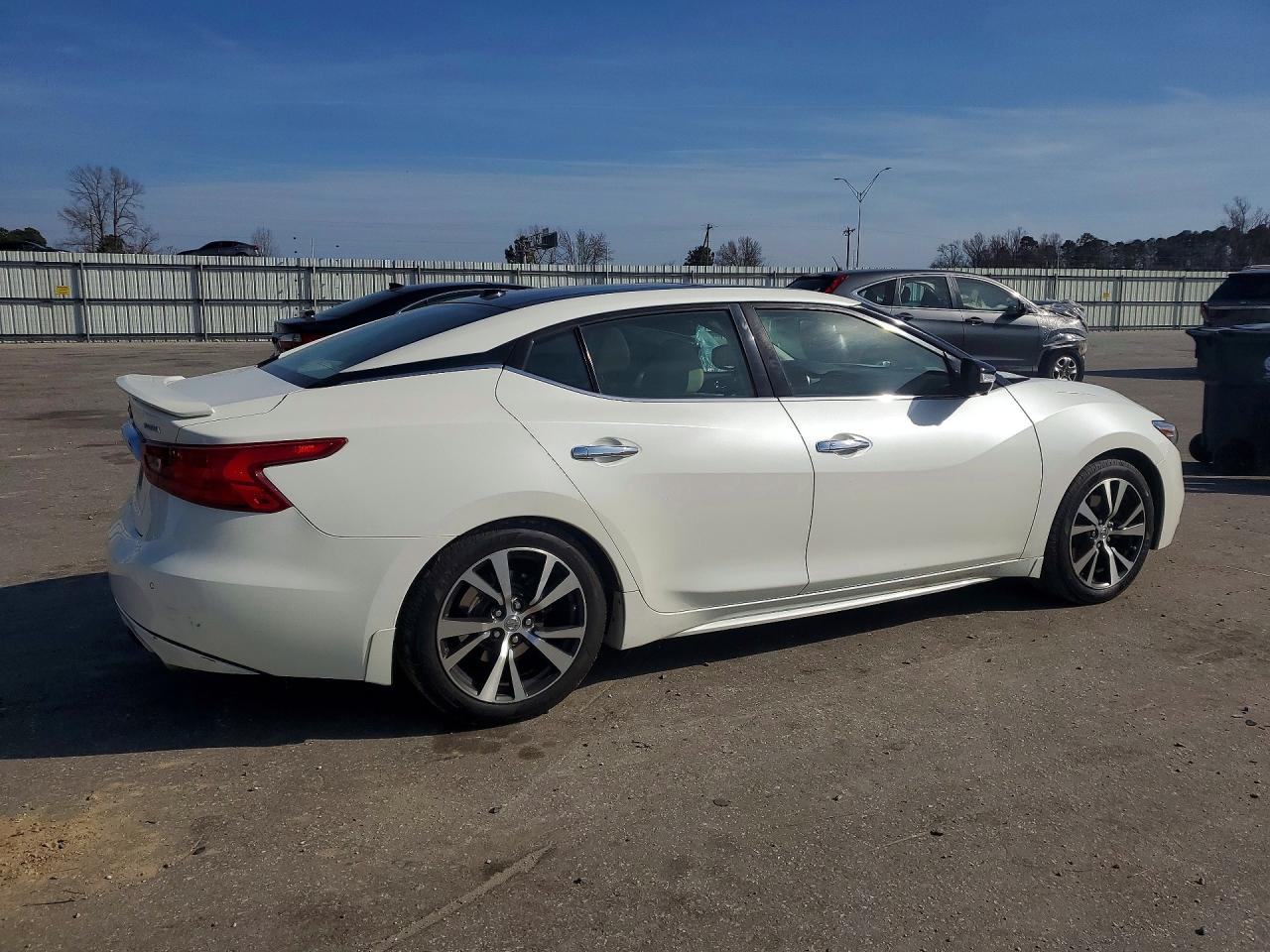 2017 NISSAN MAXIMA PLATINUM photo 5