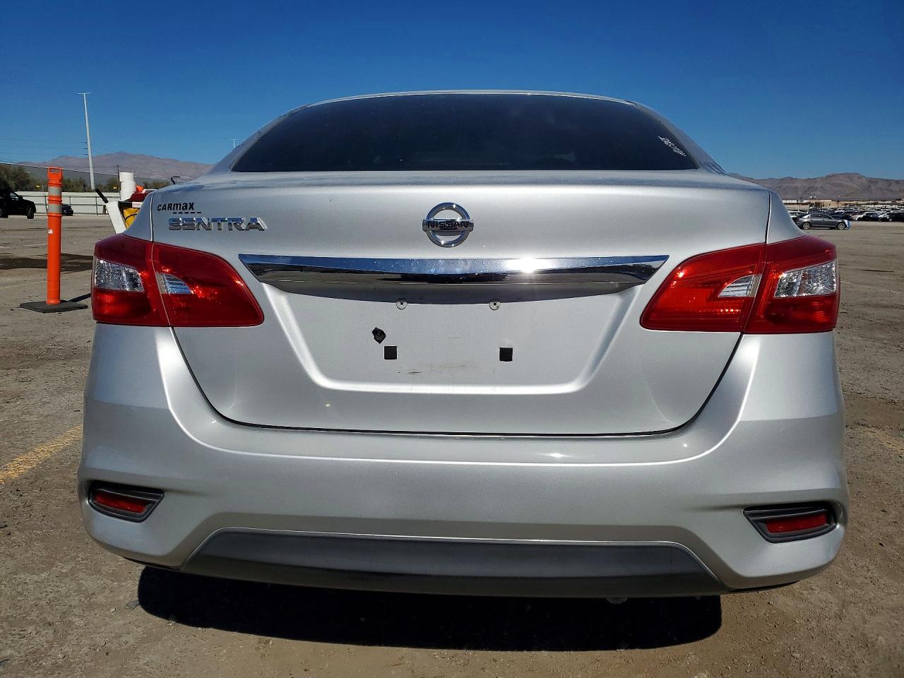 2017 NISSAN SENTRA S photo 6