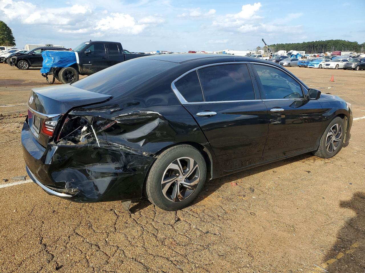 2016 HONDA ACCORD LX photo 5