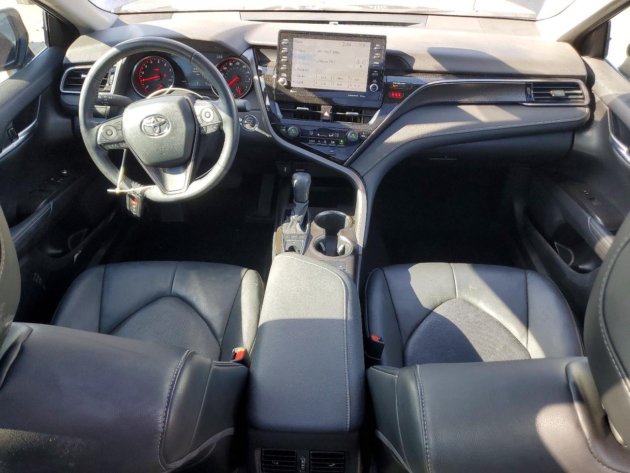 2021 TOYOTA CAMRY XSE photo 15