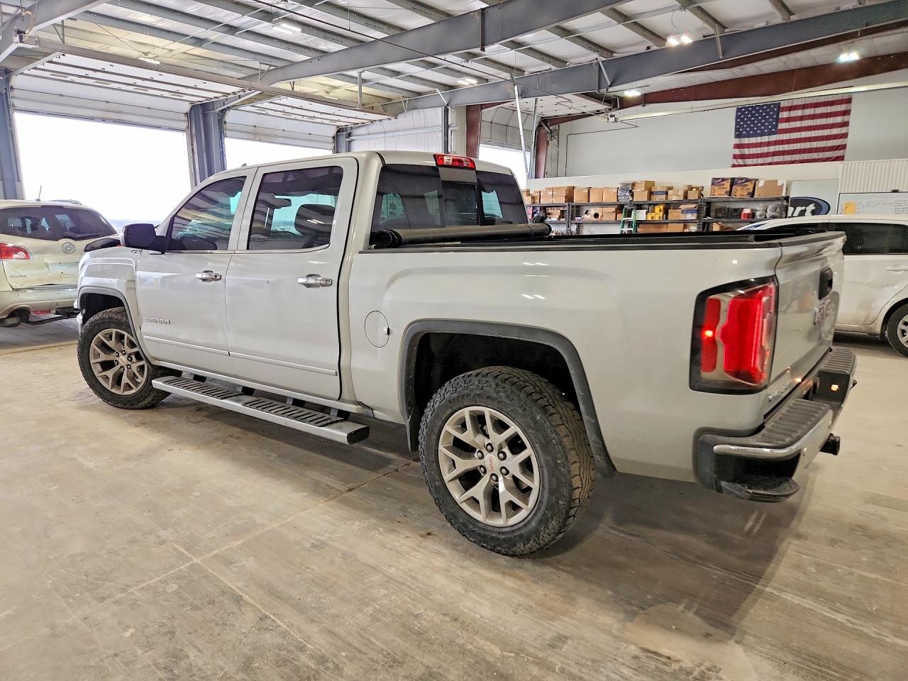 2017 GMC SIERRA K1500 SLT photo 3