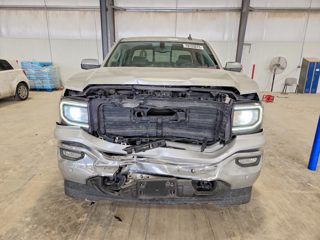 2017 GMC SIERRA K1500 SLT photo 9
