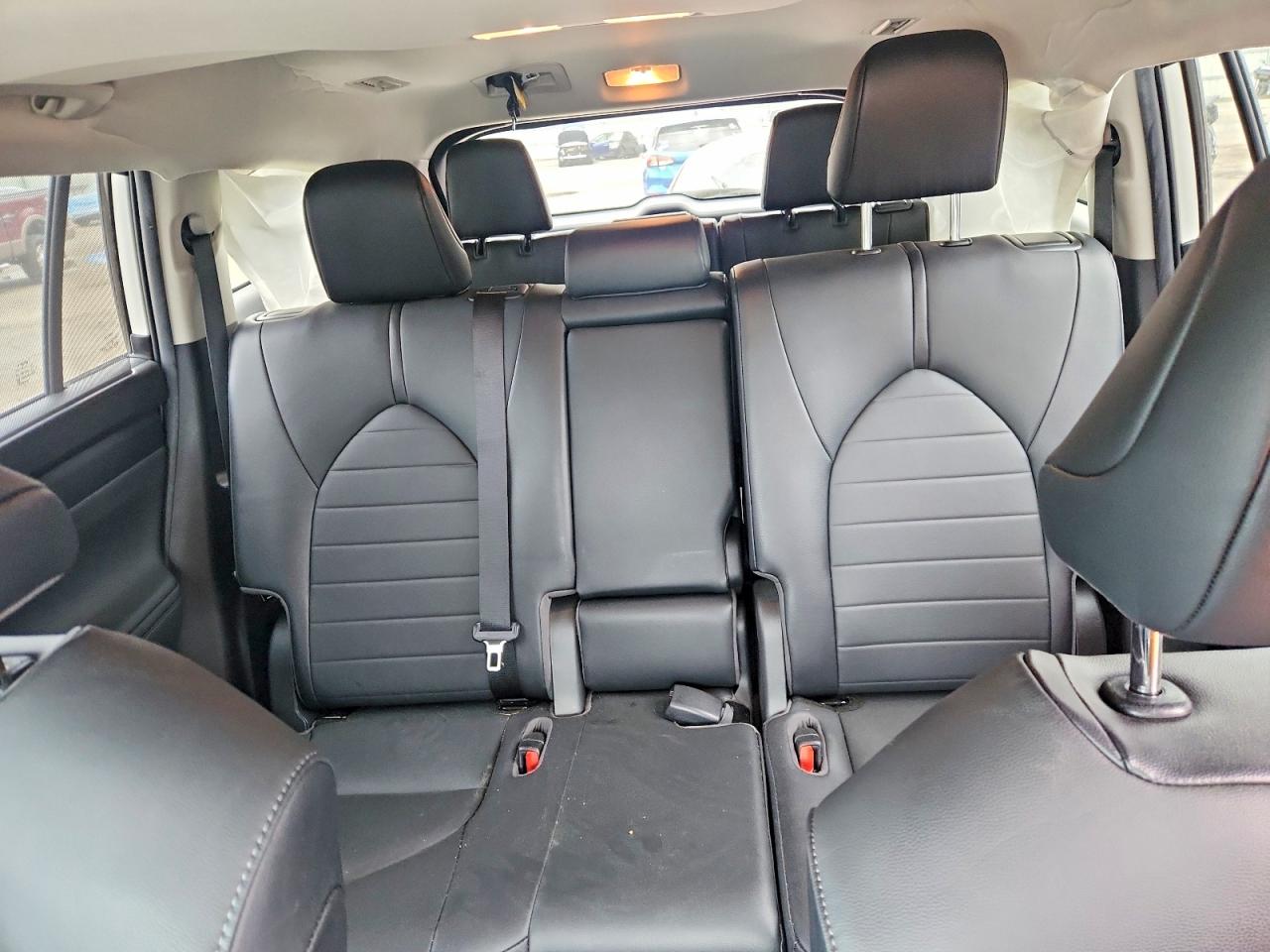 2020 TOYOTA HIGHLANDER XLE photo 19