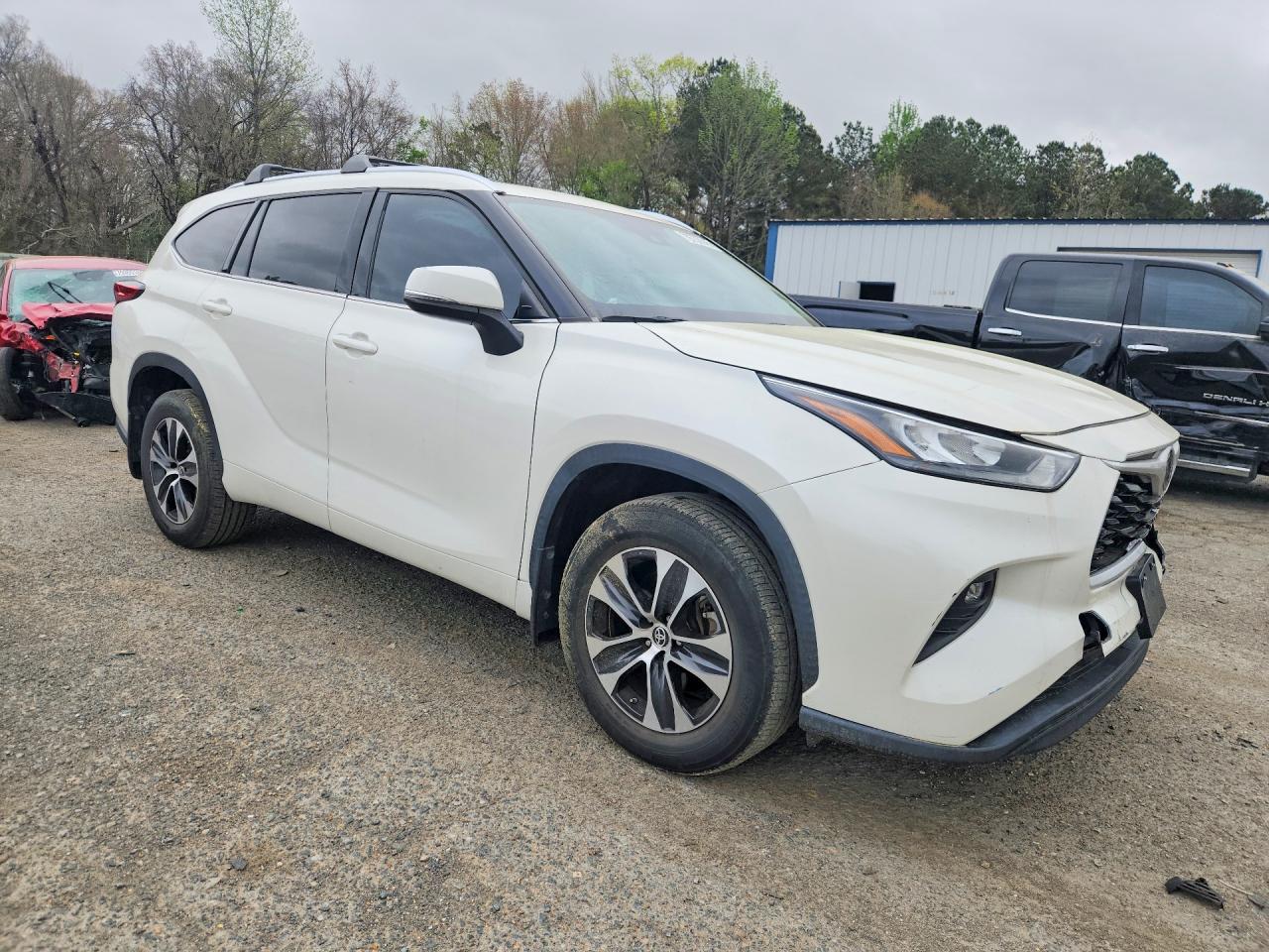 2020 TOYOTA HIGHLANDER XLE photo 7