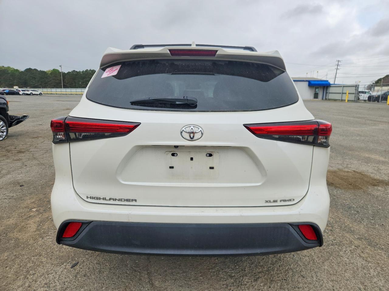 2020 TOYOTA HIGHLANDER XLE photo 11