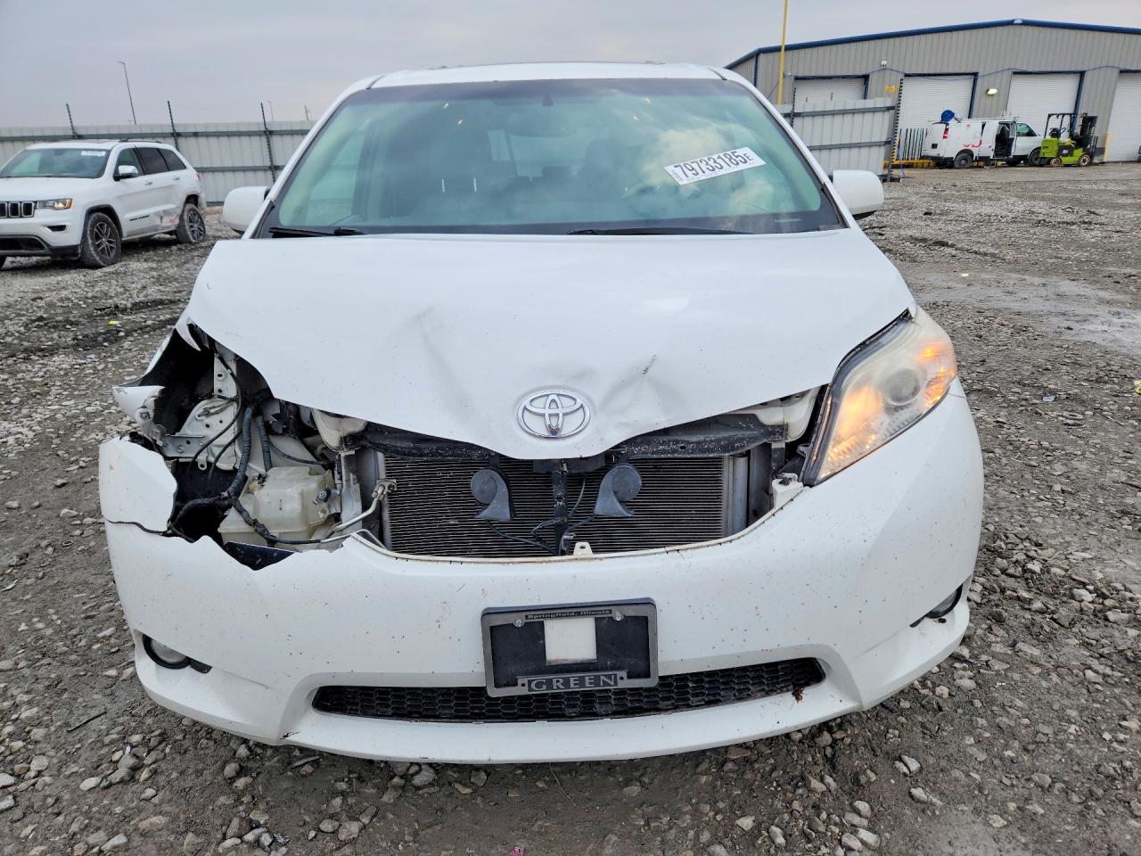 2014 TOYOTA SIENNA XLE 8-PASSENGER photo 13