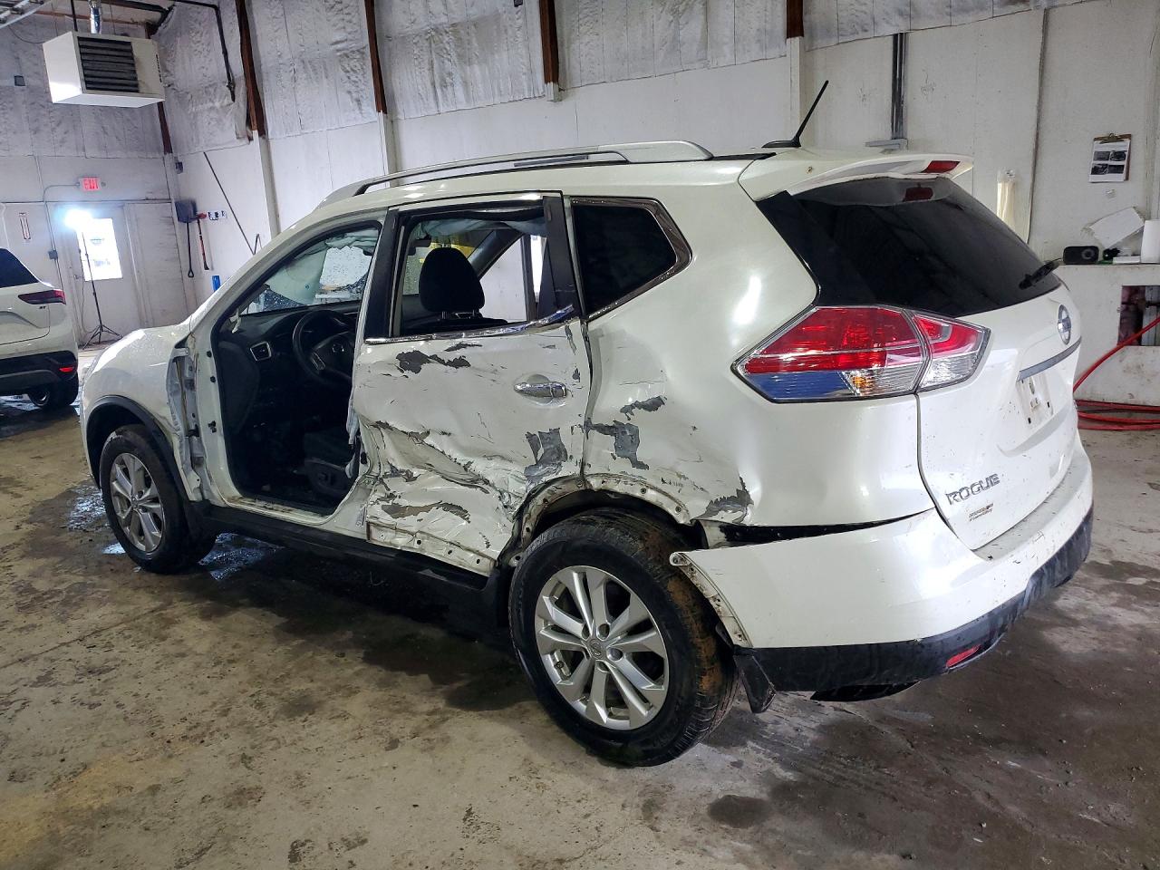 2016 NISSAN ROGUE SV photo 3