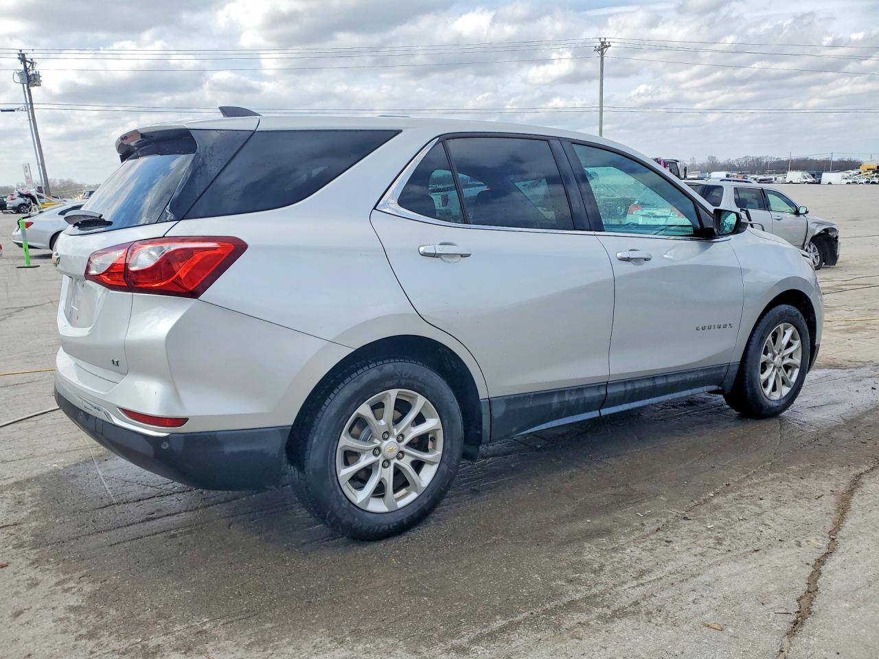 2018 CHEVROLET EQUINOX LT photo 3