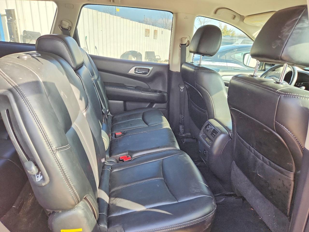 2017 NISSAN PATHFINDER SL photo 31