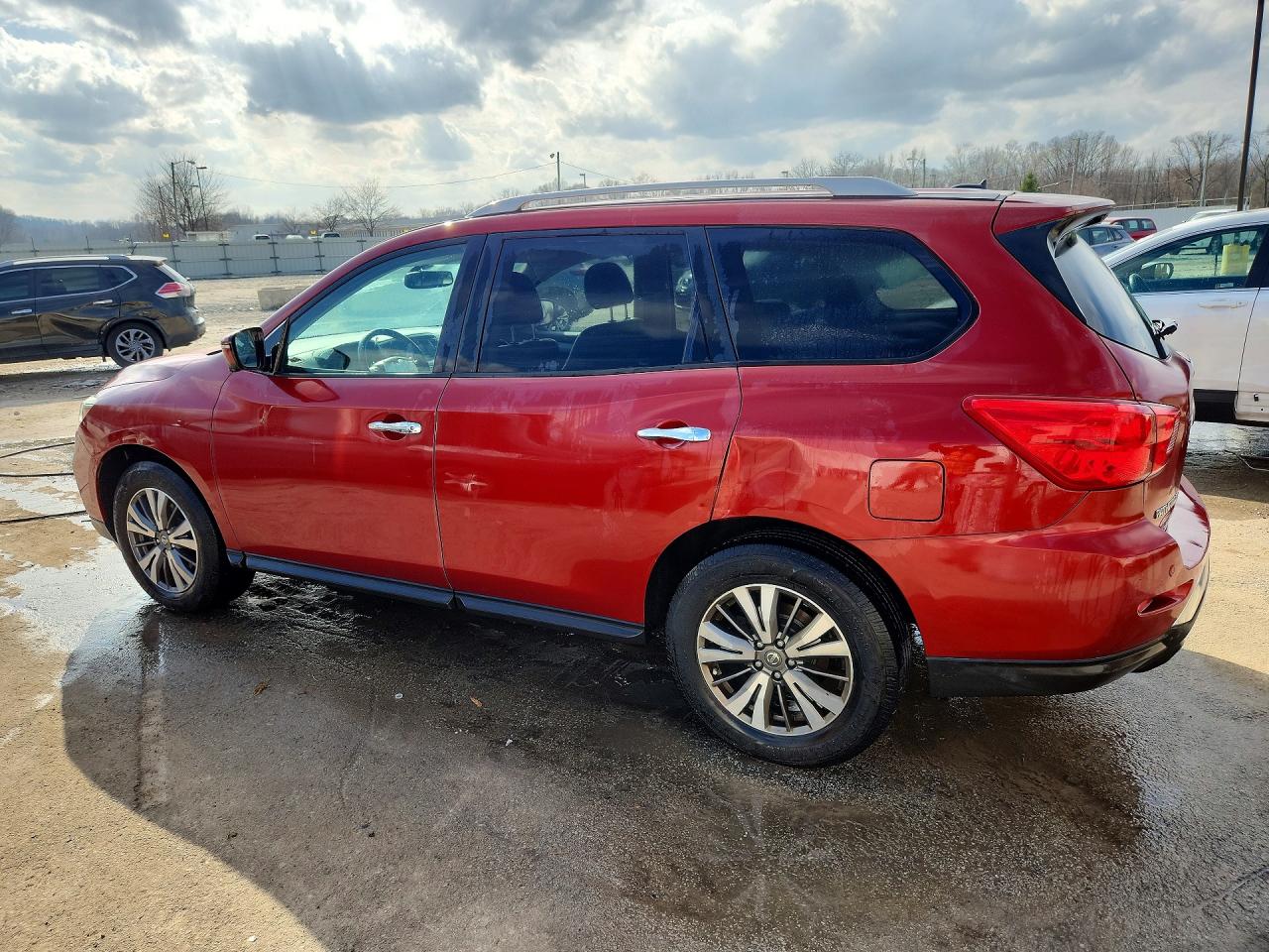 2017 NISSAN PATHFINDER SL photo 4
