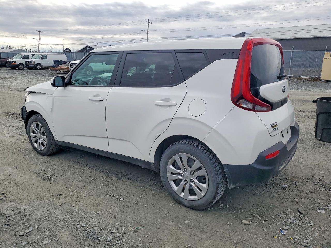 2021 KIA SOUL LX photo 2