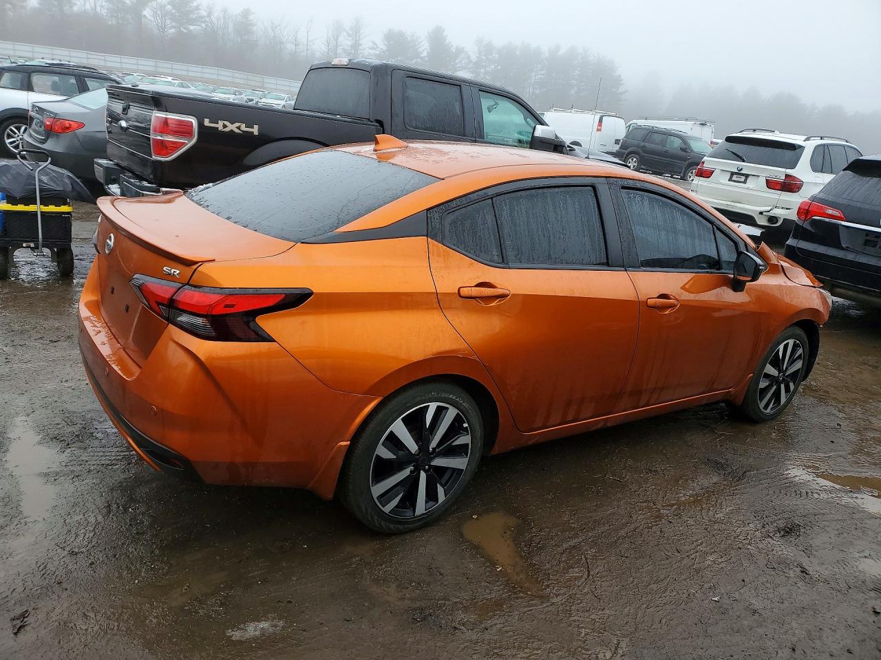 2021 NISSAN VERSA SR photo 5