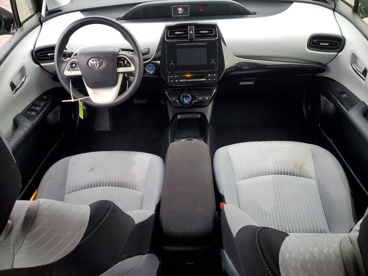 2018 TOYOTA PRIUS TWO photo 8