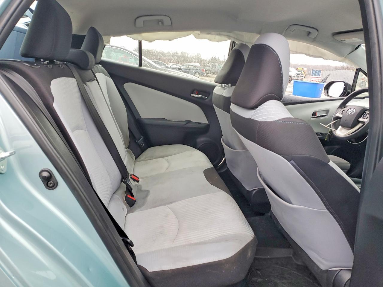 2018 TOYOTA PRIUS TWO photo 10