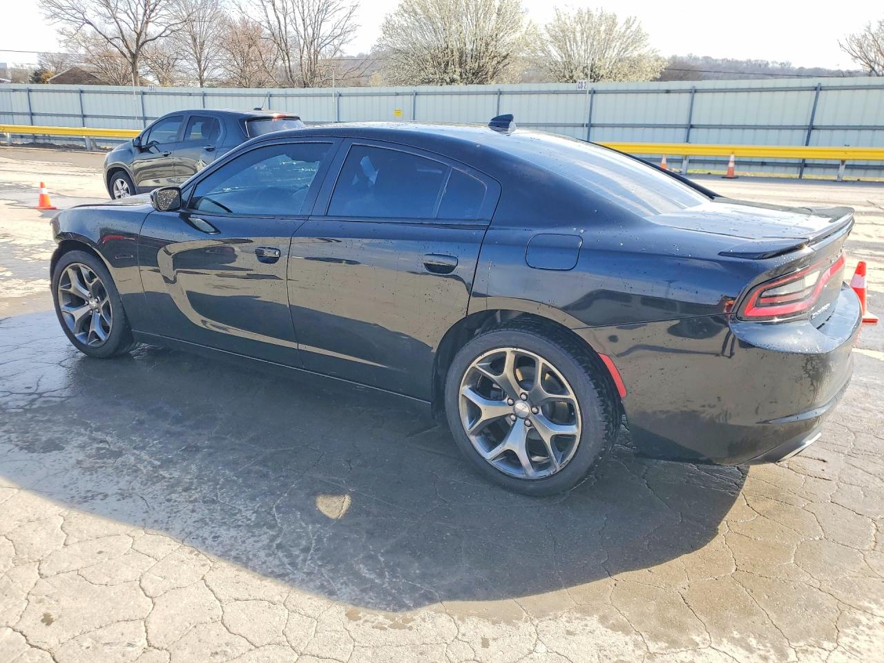 2015 DODGE CHARGER SXT photo 4