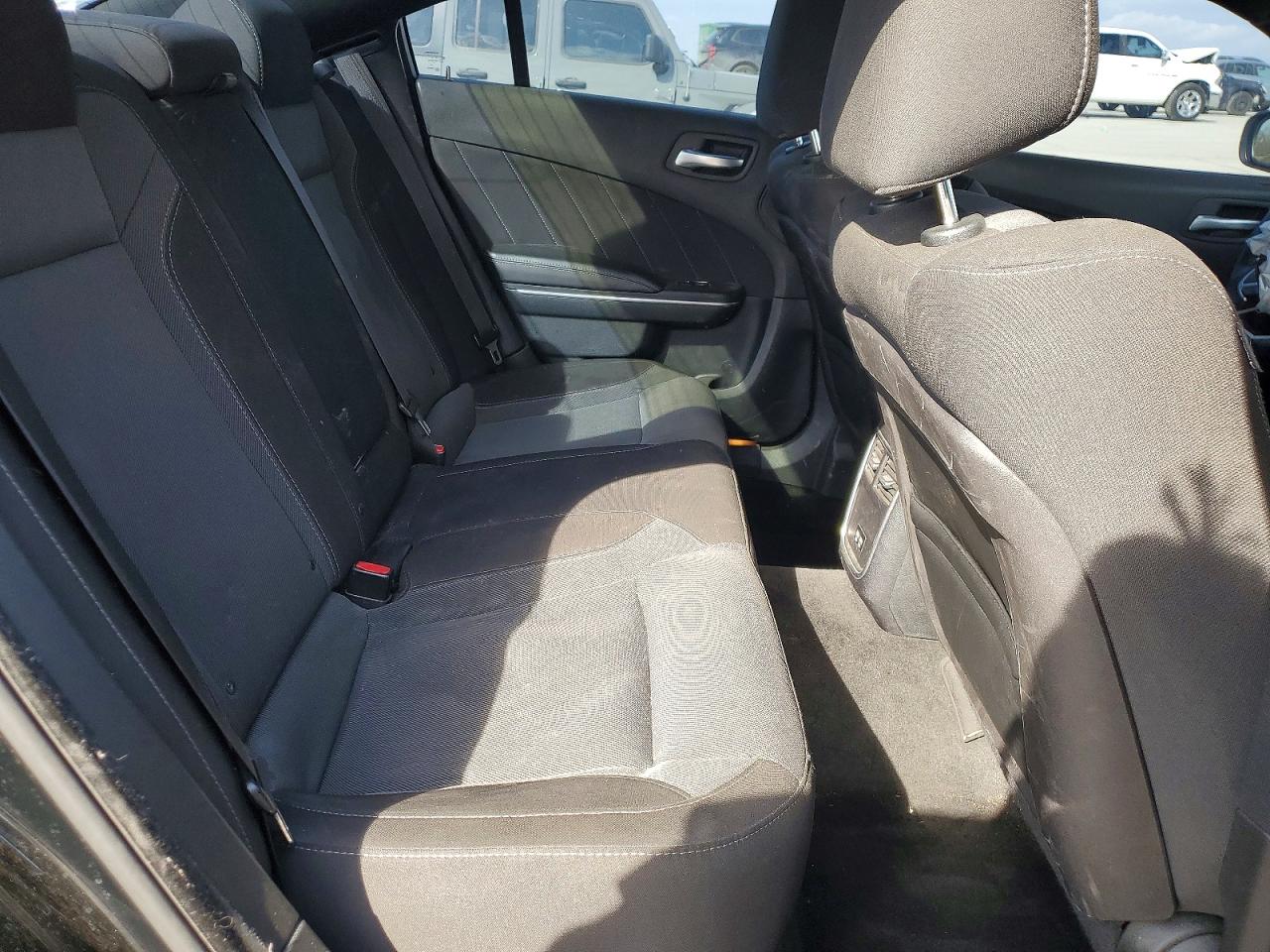 2015 DODGE CHARGER SXT photo 28