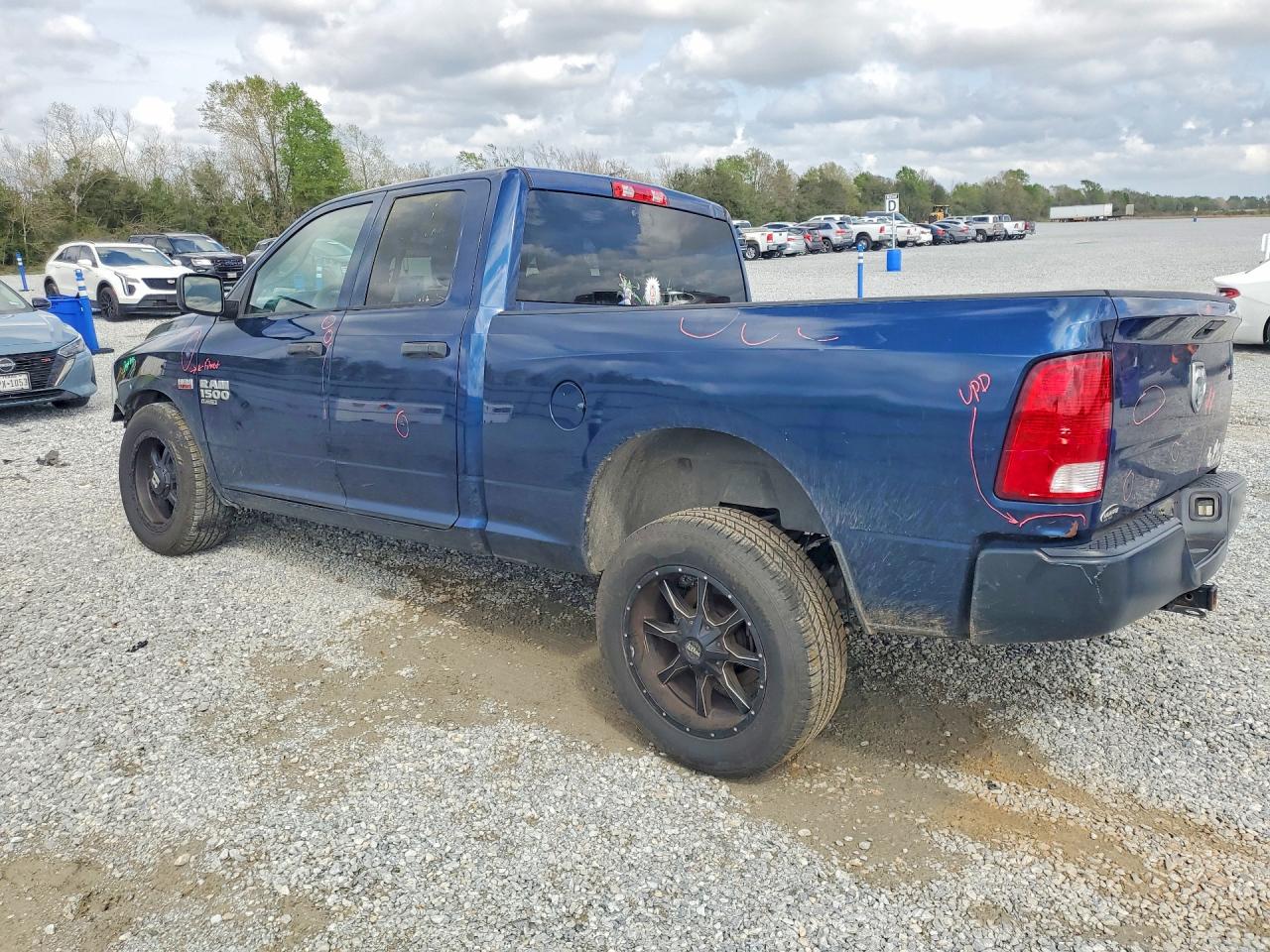 2019 RAM 1500 CLASSIC TRADESMAN photo 3