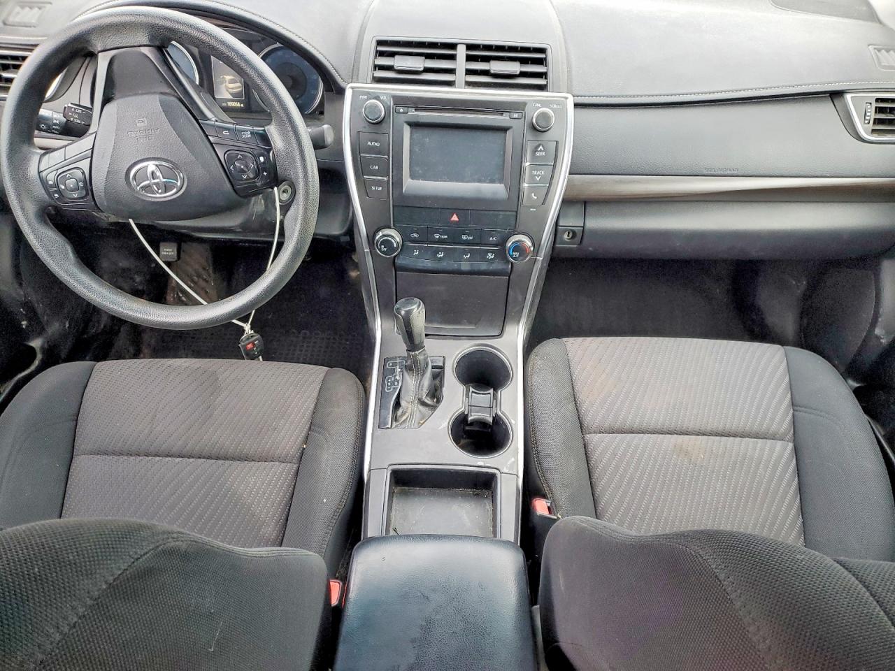 2016 TOYOTA CAMRY LE photo 8