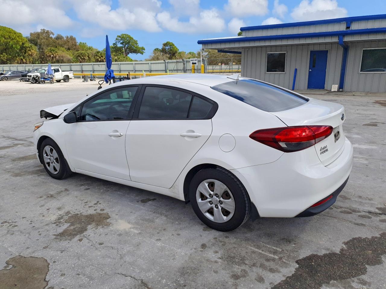 2017 KIA FORTE LX photo 2
