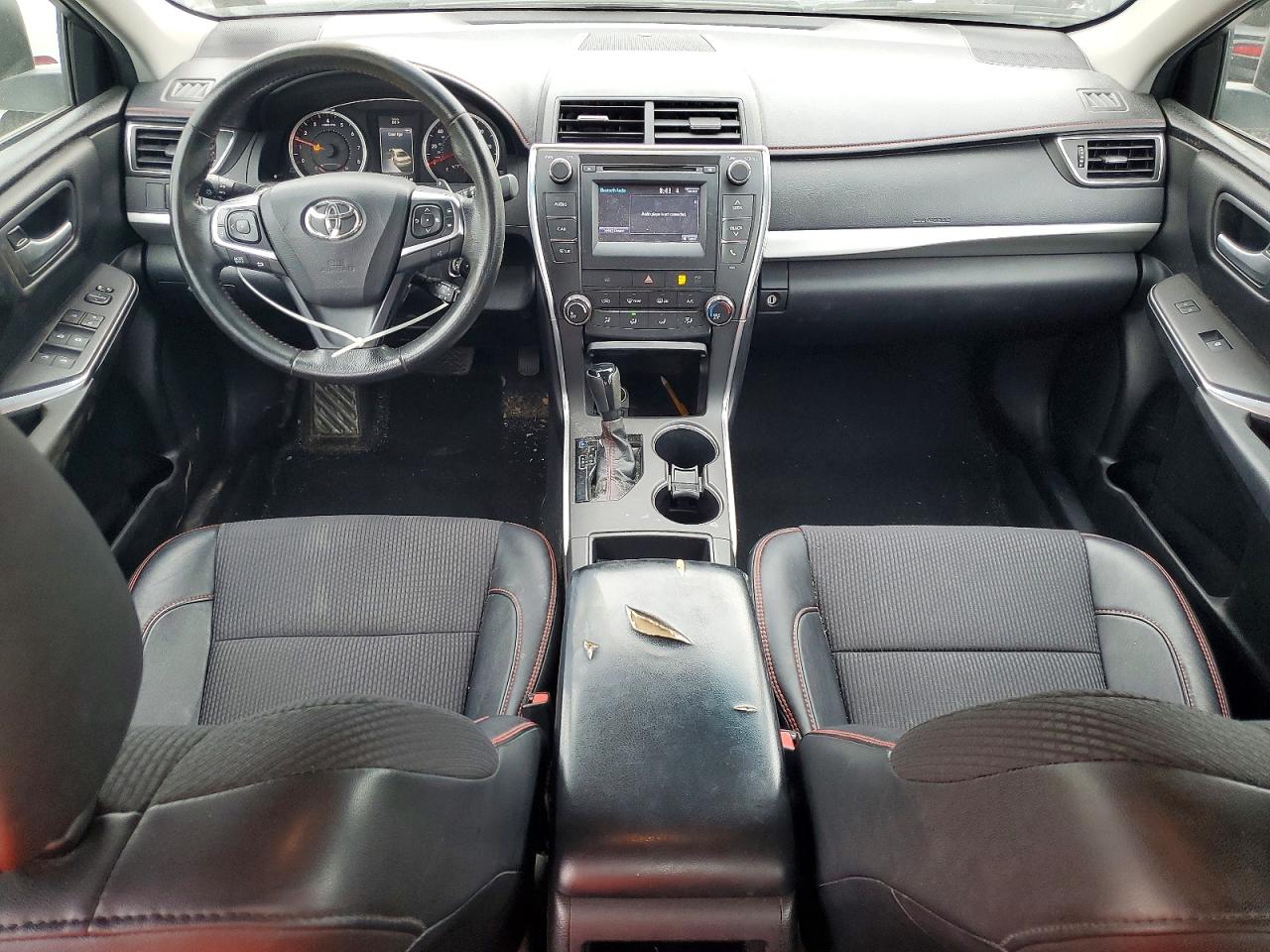2016 TOYOTA CAMRY SE photo 15