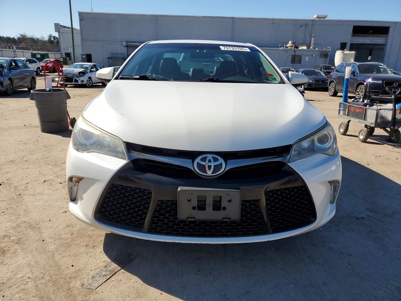 2016 TOYOTA CAMRY SE photo 9