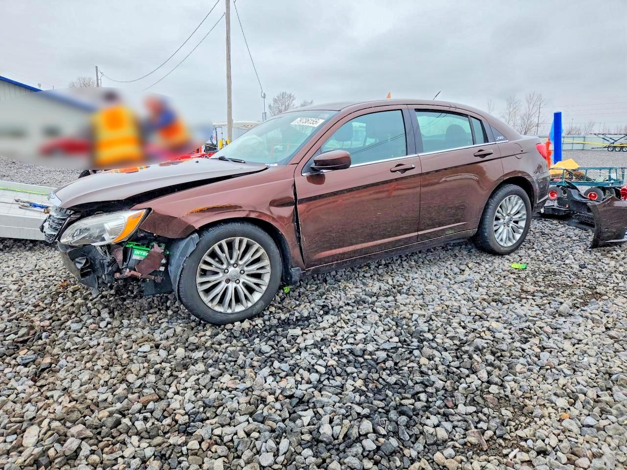2013 CHRYSLER 200