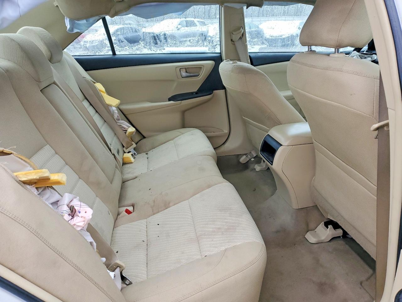 2016 TOYOTA CAMRY LE photo 28