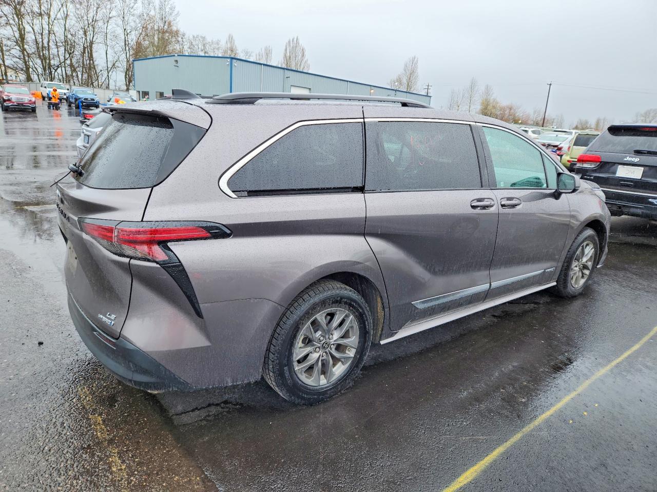 2021 TOYOTA SIENNA photo 5