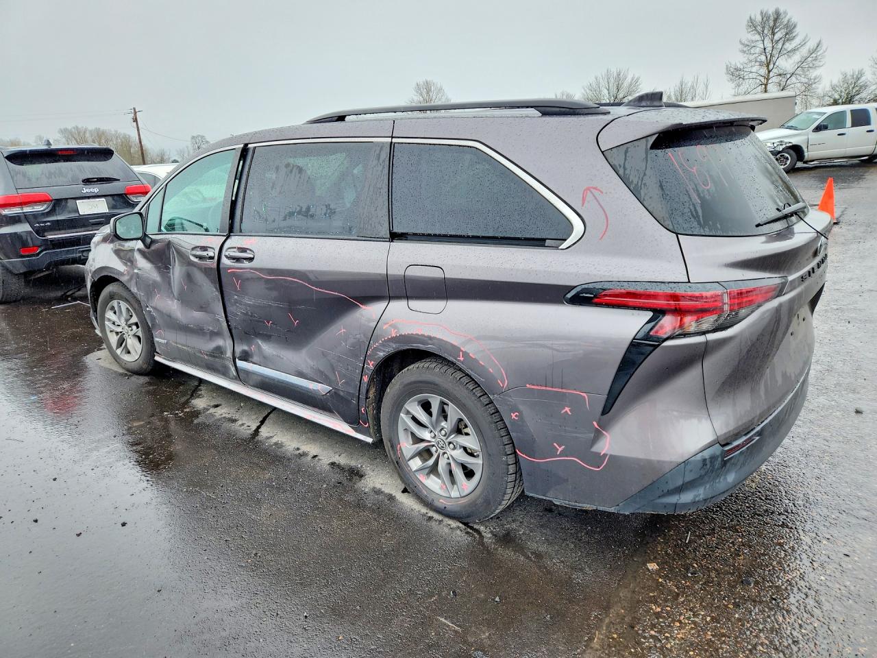 2021 TOYOTA SIENNA photo 3