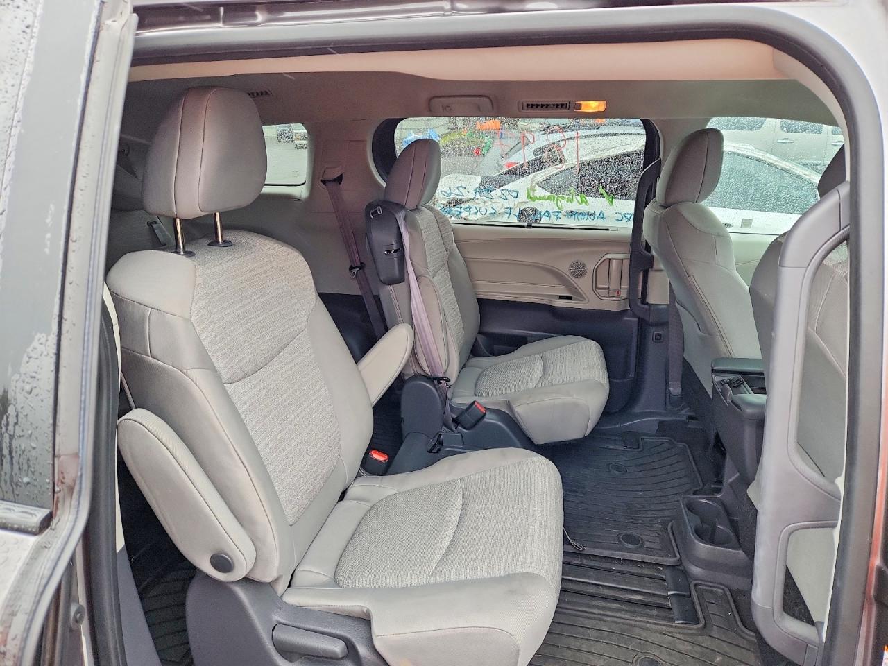 2021 TOYOTA SIENNA photo 21
