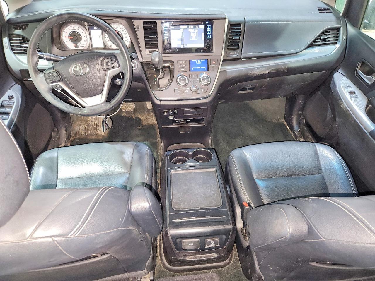 2015 TOYOTA SIENNA SE PREMIUM 8-PASSENGER photo 15