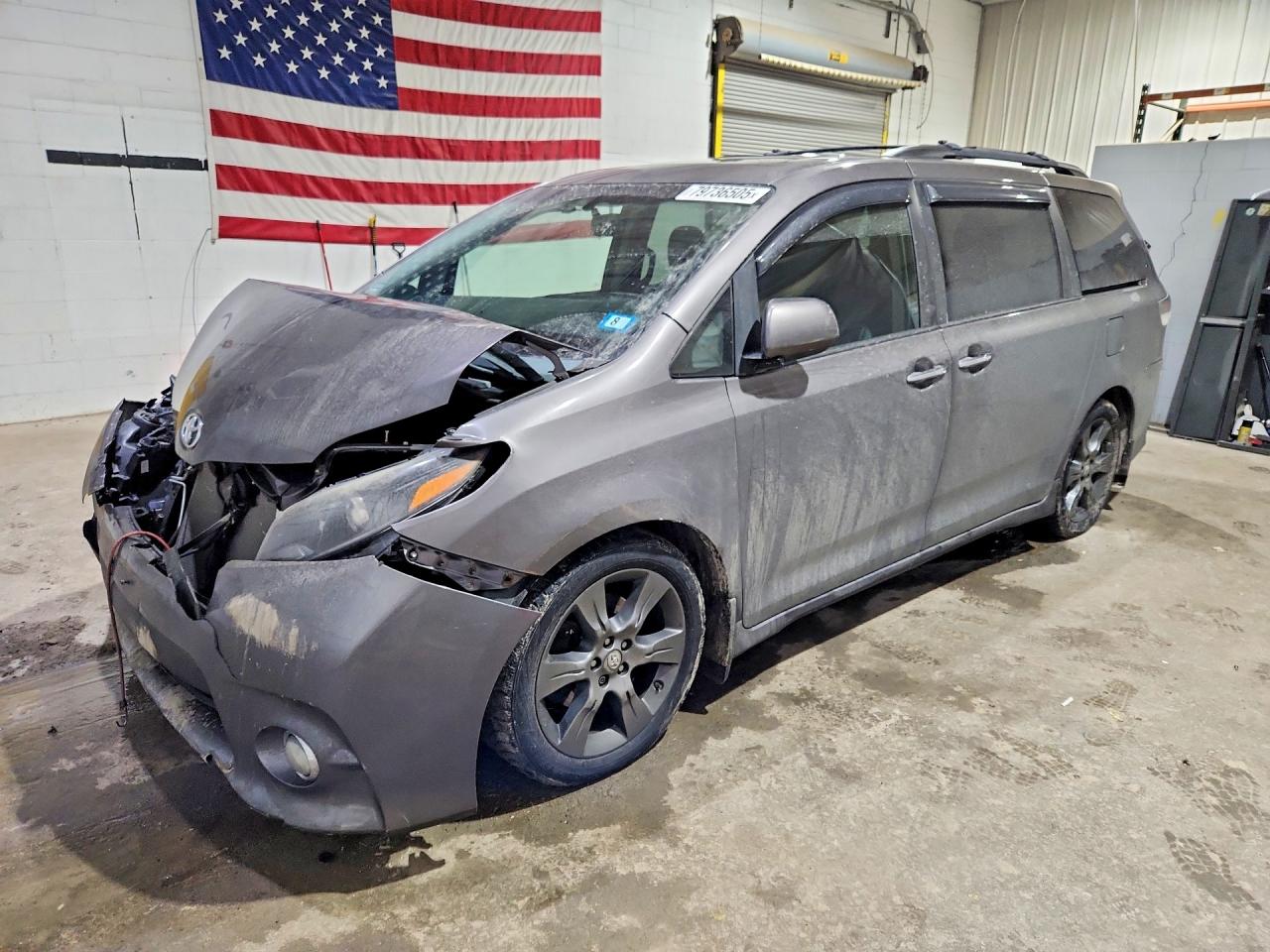 2015 TOYOTA SIENNA