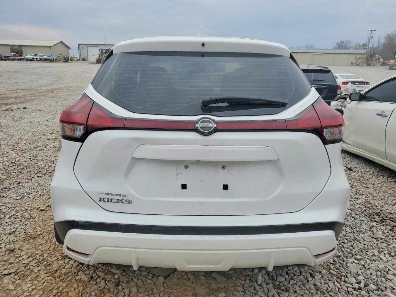 2023 NISSAN KICKS S photo 6
