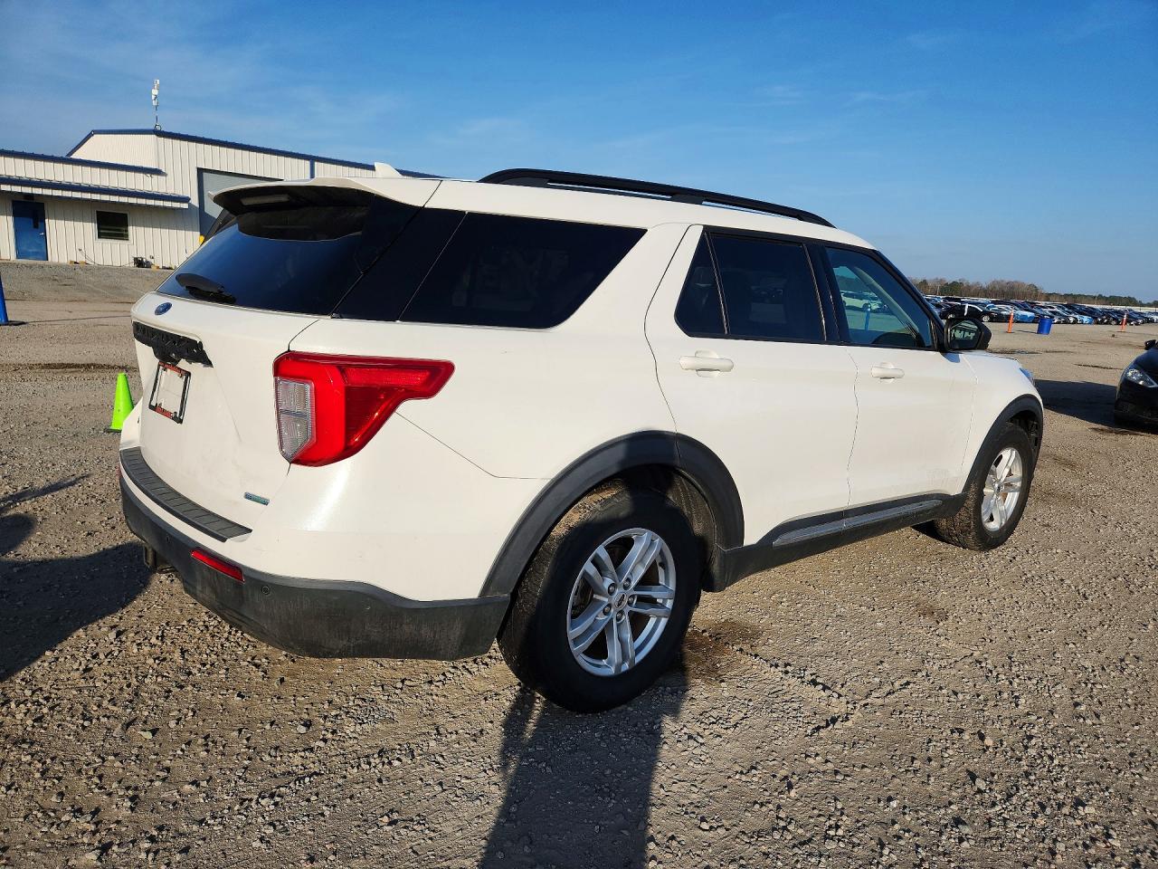2020 FORD EXPLORER XLT photo 3
